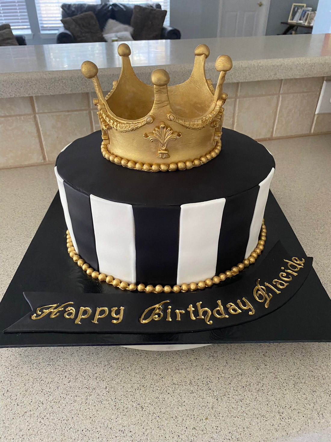 The Best Crown Cake